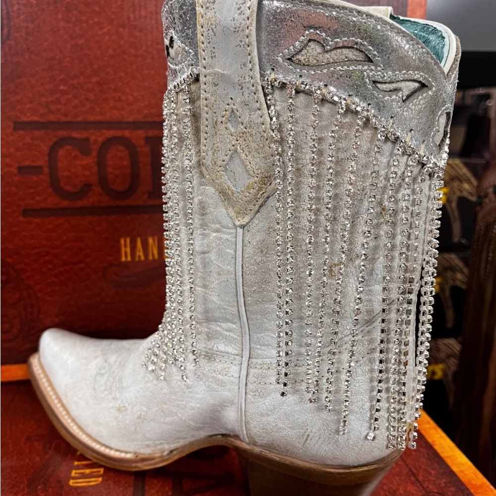 NWT Stunning distressed look white/grey Embellished Western Boots Crystal Fringe - Picture 4 of 16